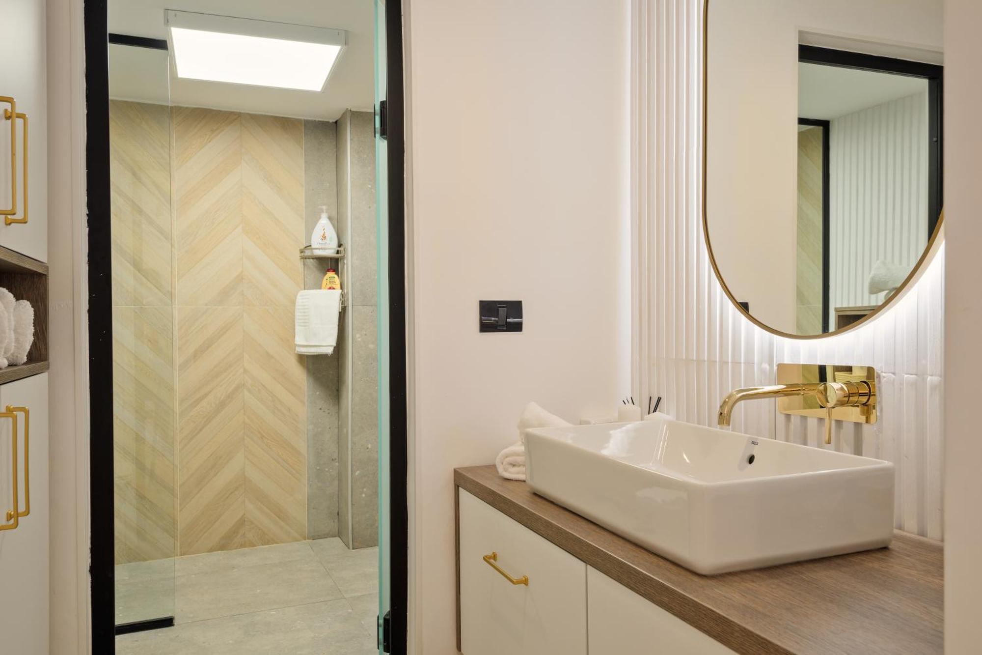 Royal - Luxury Apartment B - Old City - Victoriei Bucarest Esterno foto