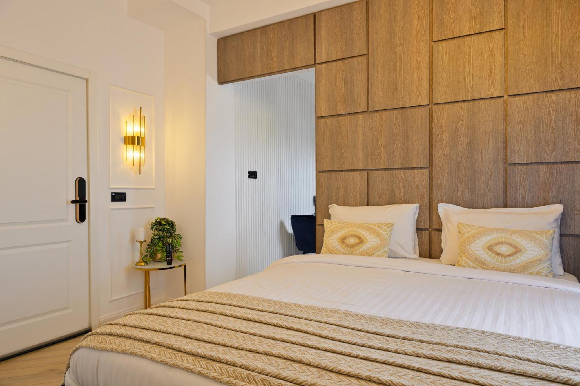 Royal - Luxury Apartment B - Old City - Victoriei Bucarest Esterno foto