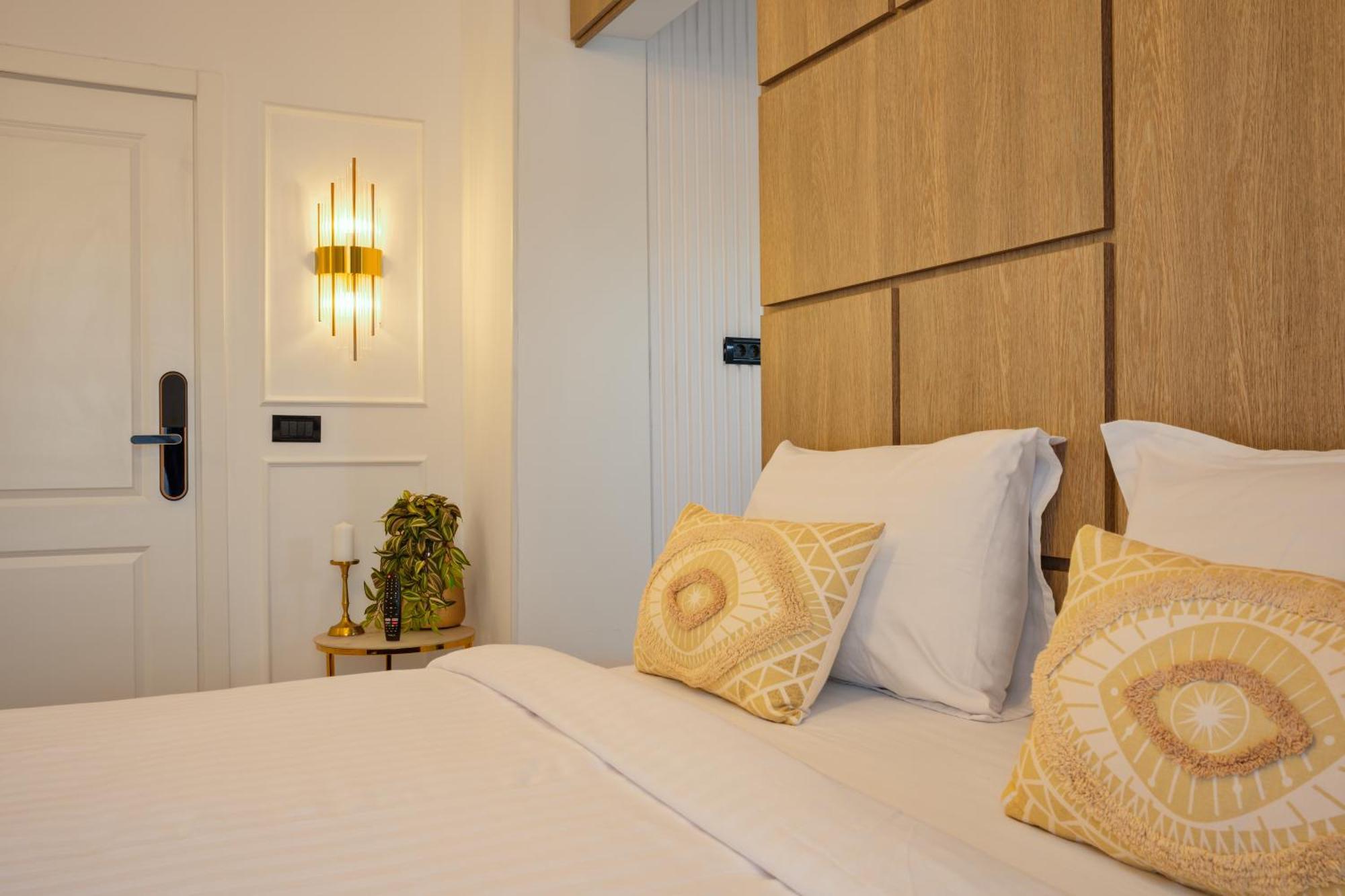 Royal - Luxury Apartment B - Old City - Victoriei Bucarest Esterno foto